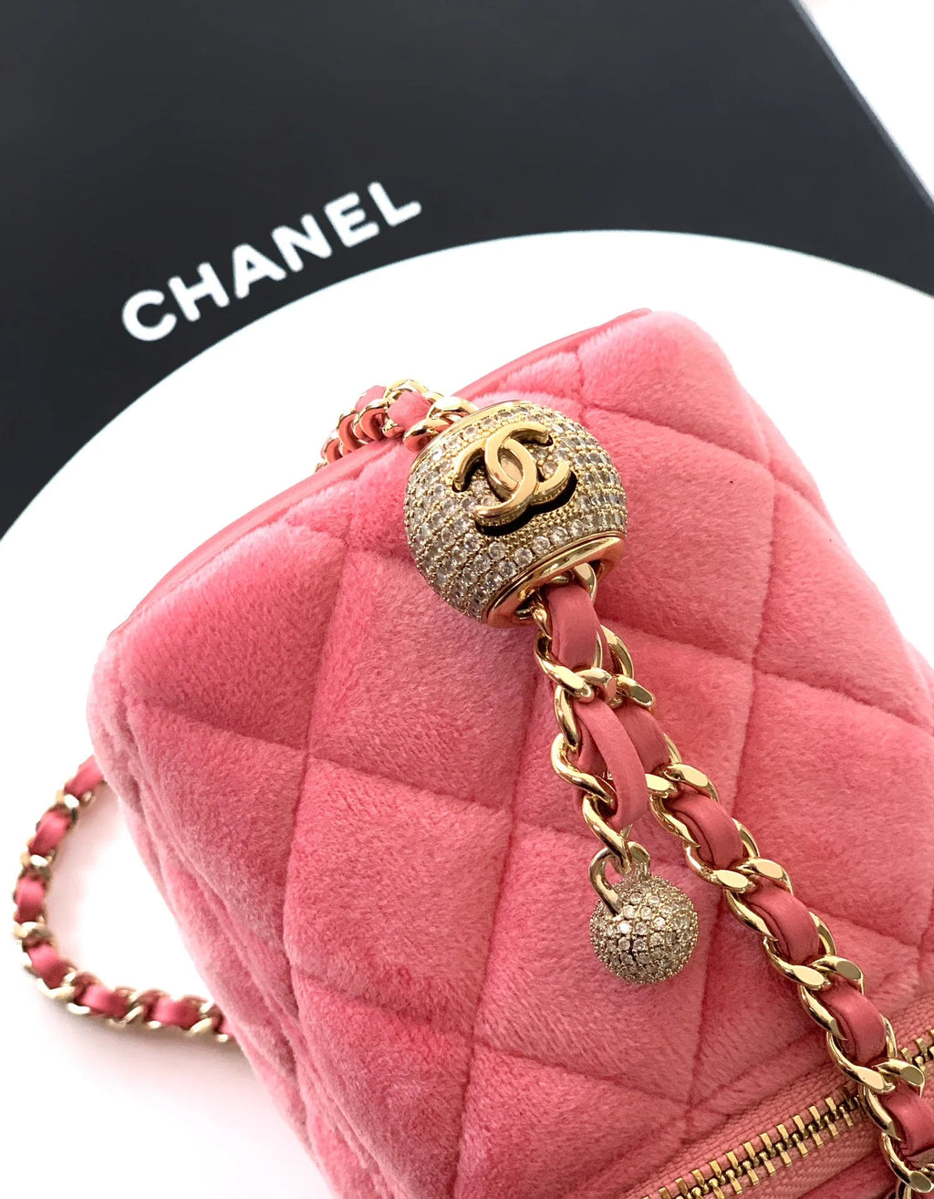 New Chanel 25B box bag