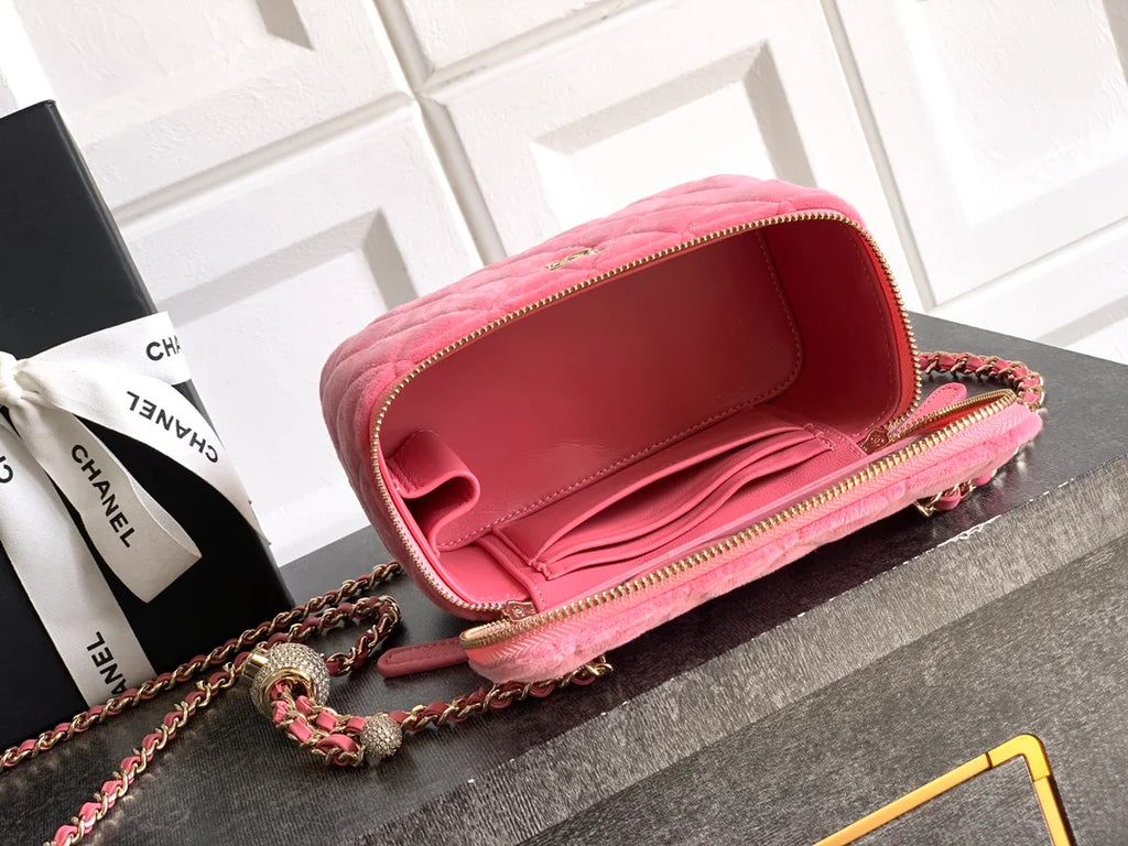 New Chanel 25B box bag