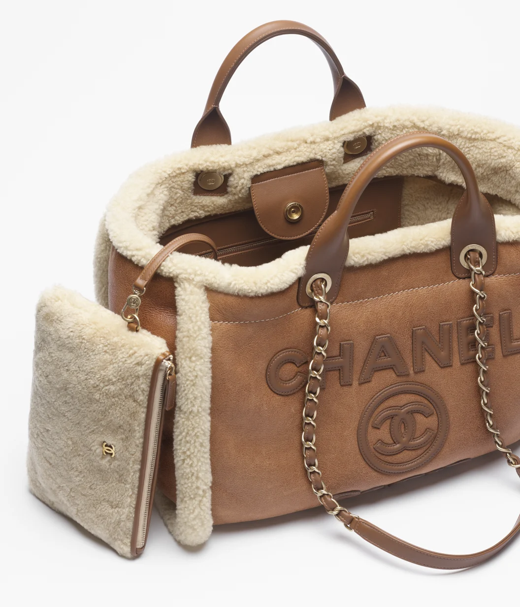 Chanel 24k show brown fur beach bag AS3257